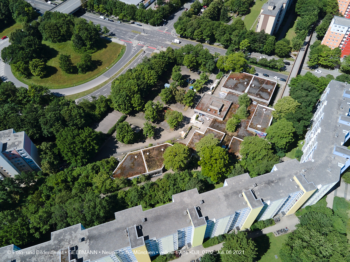 06.07.2021 - Einkaufs- und Wohnzentrum Quiddestraße in Neuperlach